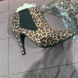 Stylish Leopard Print Heeled Boots